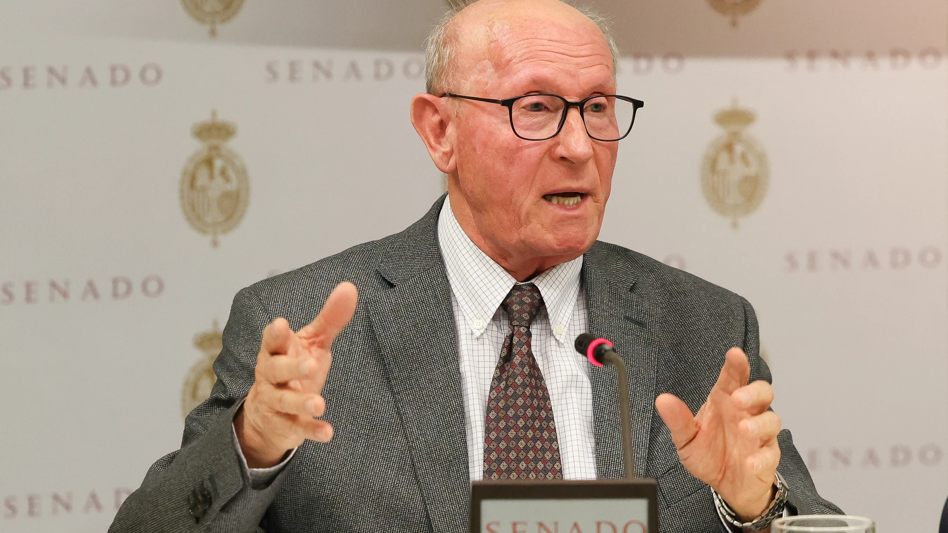 El Presidente de la Asociación Valenciana de Agricultores (AVA-ASAJA), Cristóbal Aguado Laza, durante la Comisión de Investigación sobre las circunstancias que influyeron en la catástrofe sufrida como consecuencia de la DANA, en el Senado, a 1 de abril de 2025, en Madrid (España). Durante la comisión, se ha informado sobre las circunstancias que influyeron en la catástrofe sufrida como consecuencia de la DANA del pasado 29 de octubre de 2024, así como de la gestión llevada a cabo por las dist...
