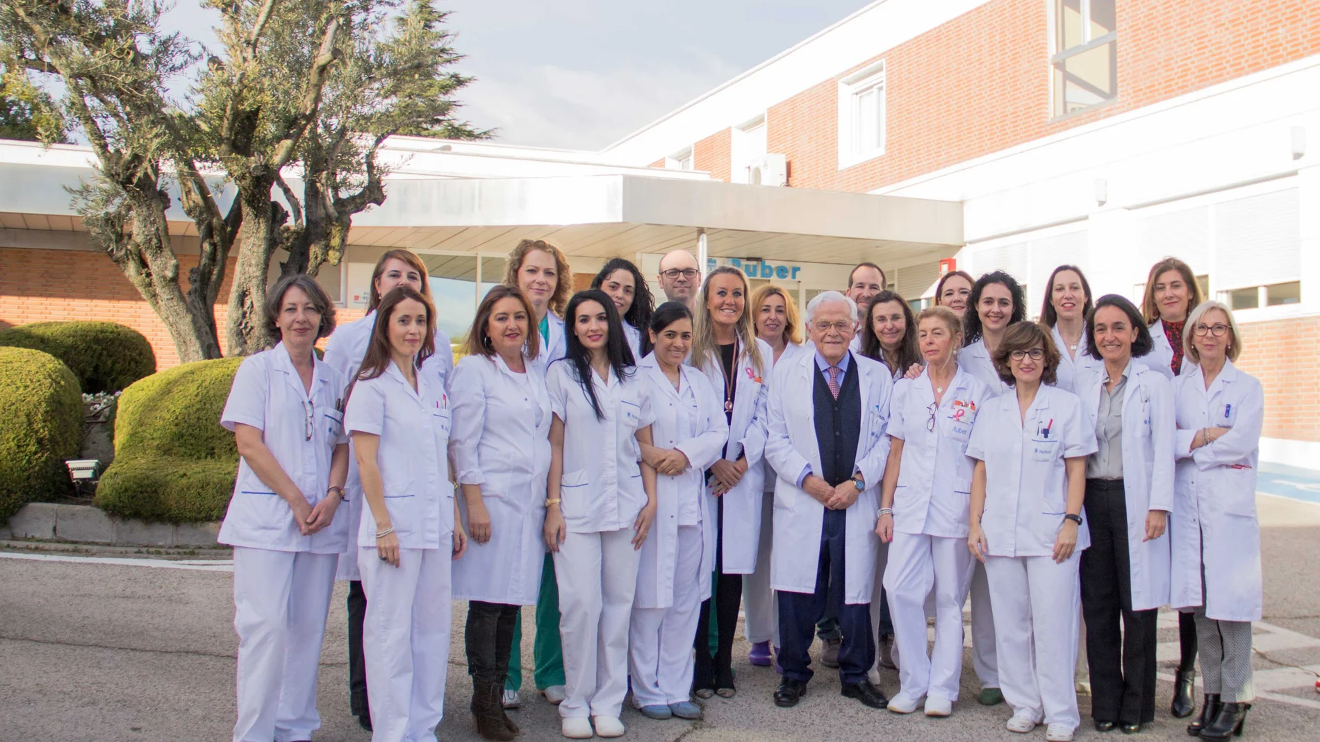 Parte del equipo de la Unidad de la Mujer del Hospital Ruber Internacional
