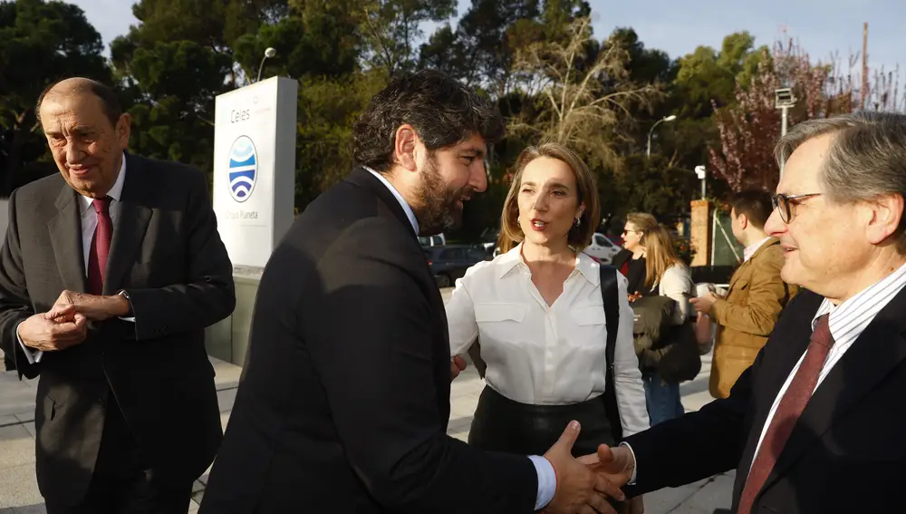 López Miras con Cuca Gamarra y Francisco Marhuenda. Desayuno informativo con Fernando López Miras en La Razón