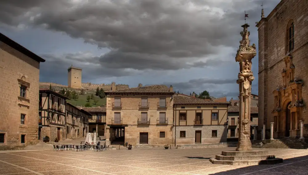 Plaza Mayor de Peñaranda de Duero (Burgos)