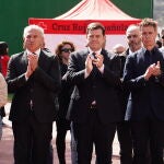 Mañueco, Nicanor Sen y Mario Rivas aplauden tras el minuto de silencio por los mineros fallecidos
