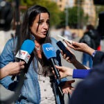 Azucena Brisa, que perdió a sus padres en la riada, a su salida de la Ciudad de la Justicia