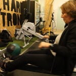 Una paciente de cáncer oncológico durante una sesión de CrossFit