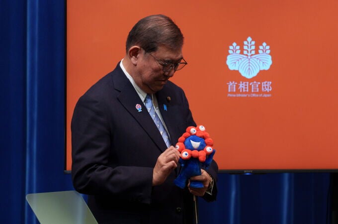 ¿Y si a Trump le funciona la política del palo y la zanahoria?: Japón traga, China escupe y la UE no sabe qué hacer