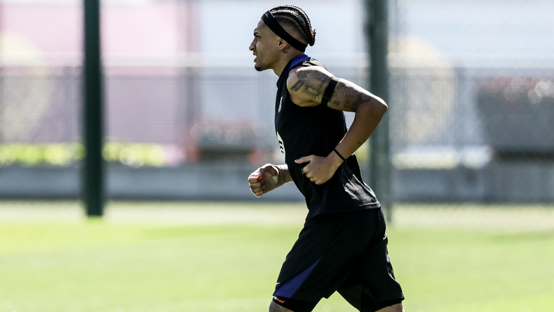 Raphinha Dias Belloli during the training day of FC Barcelona ahead the Spanish Cup, Copa del Rey football match against Atletico de Madrid at Ciudad Esportiva Joan Gamper on April 01, 2025 in Sant Joan Despi, Barcelona, Spain. AFP7 01/04/2025 ONLY FOR USE IN SPAIN