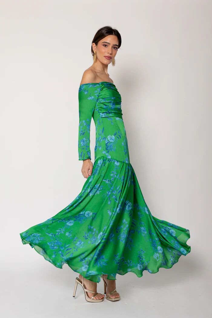 Vestido escote bardot.
