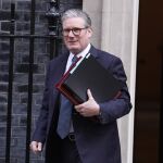 EEUU.- Starmer no descarta "nada" para responder a Trump mientras vigila los efectos colaterales en Irlanda del Norte