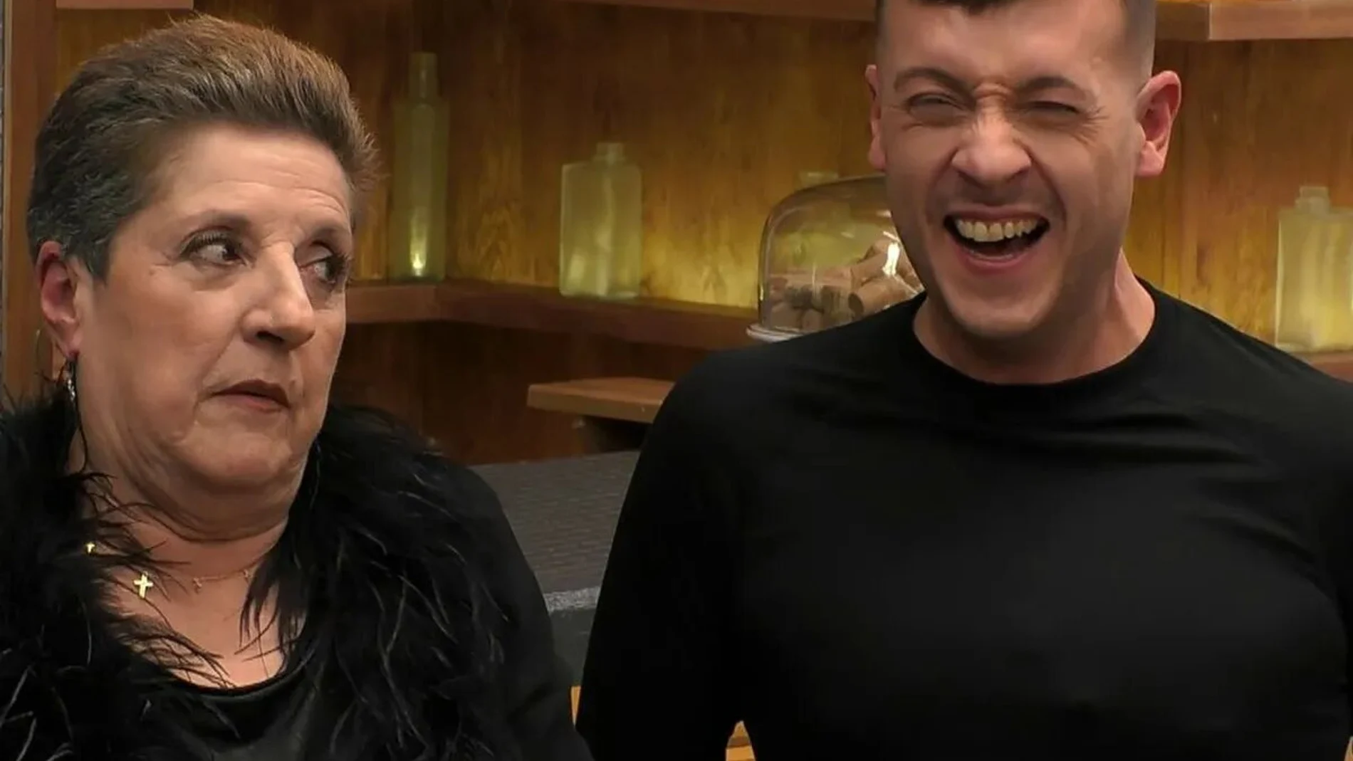 Asun y su hijo Daniel en 'First Dates'