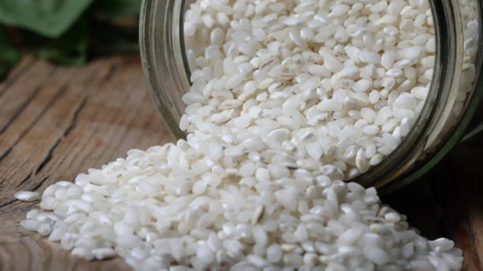 El arroz tendrá mejor sabor si agregas este ingrediente antes de cocinarlo