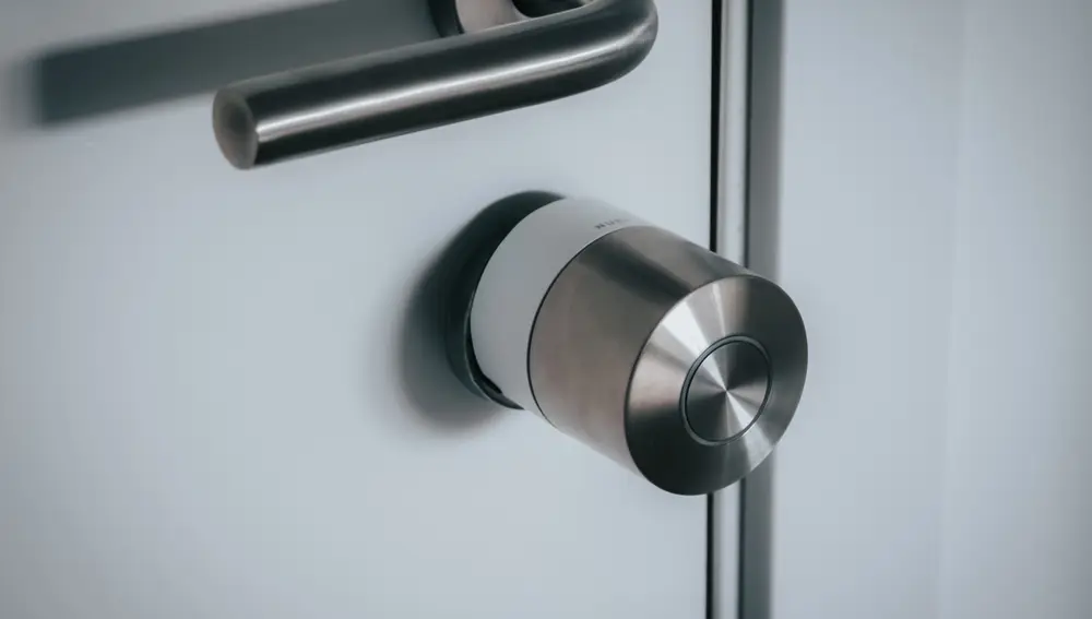 Primer plano de la cerradura Nuki Smart Lock Pro