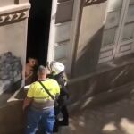 Provocaciones y caceroladas en El Toscal: la lucha vecinal contra los okupas llega a su punto álgido