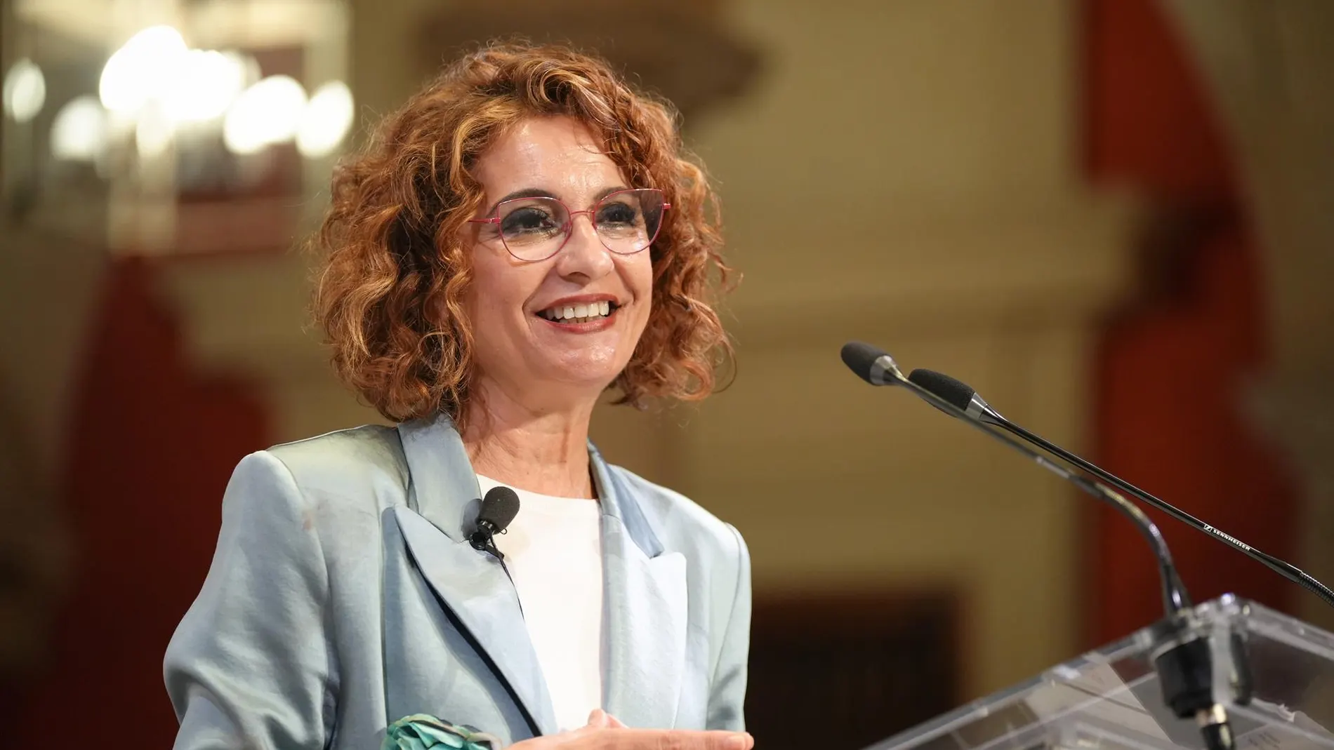 Economía.- (AMP) Montero anuncia un plan de "alivio económico" para ayuntamientos "en riesgo financiero"