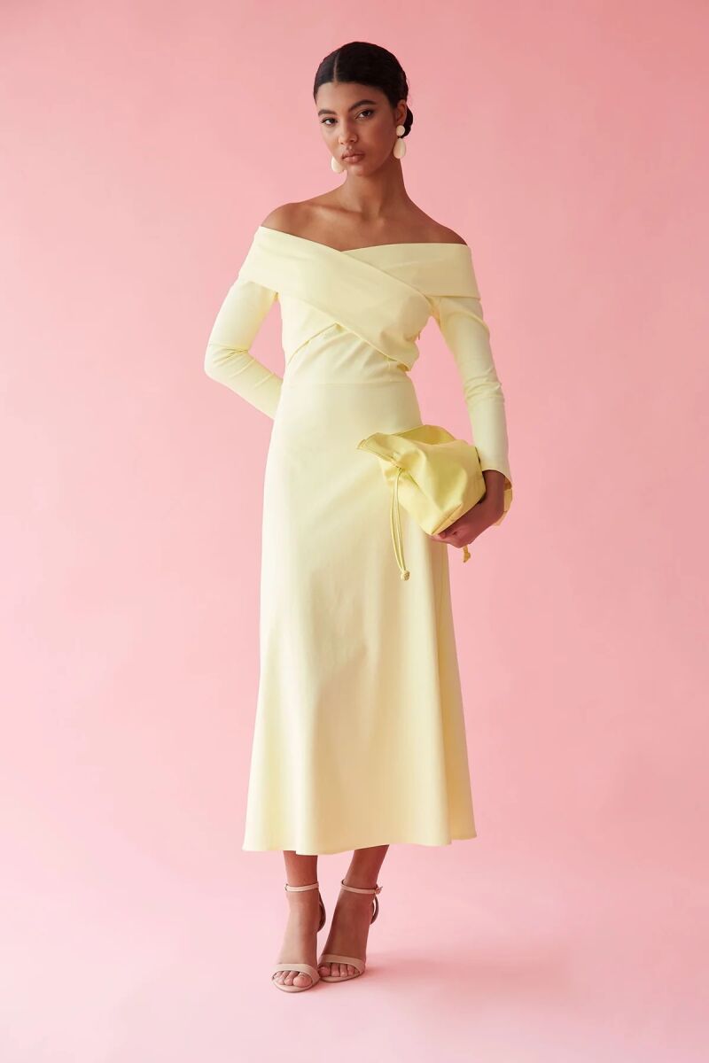 Vestido en mantequilla.
