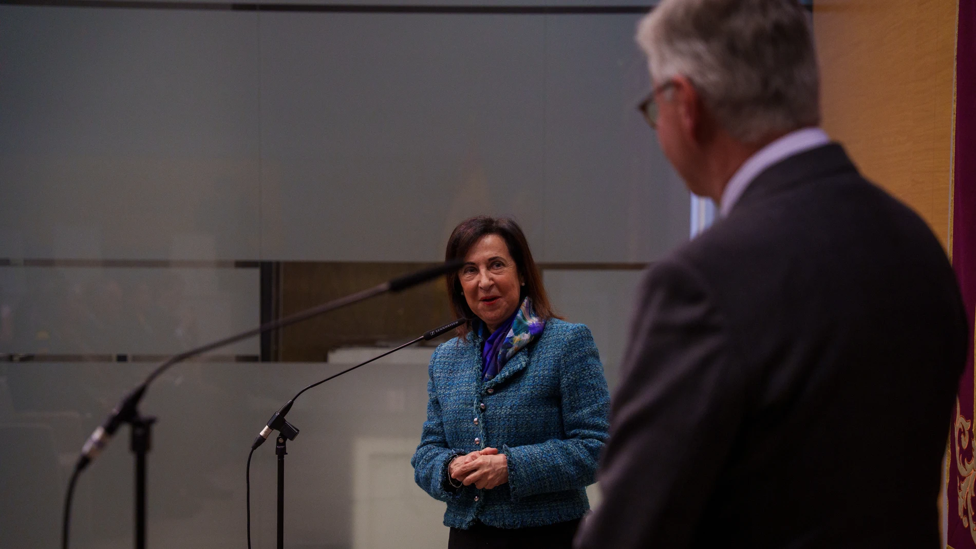 Margarita Robles, ayer, con el secretario general adjunto de Operaciones de Paz de Naciones Unidas, Jean-Pierre Lacroix