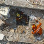 Rescatado con vida un hombre cinco días después del terremoto de Birmania