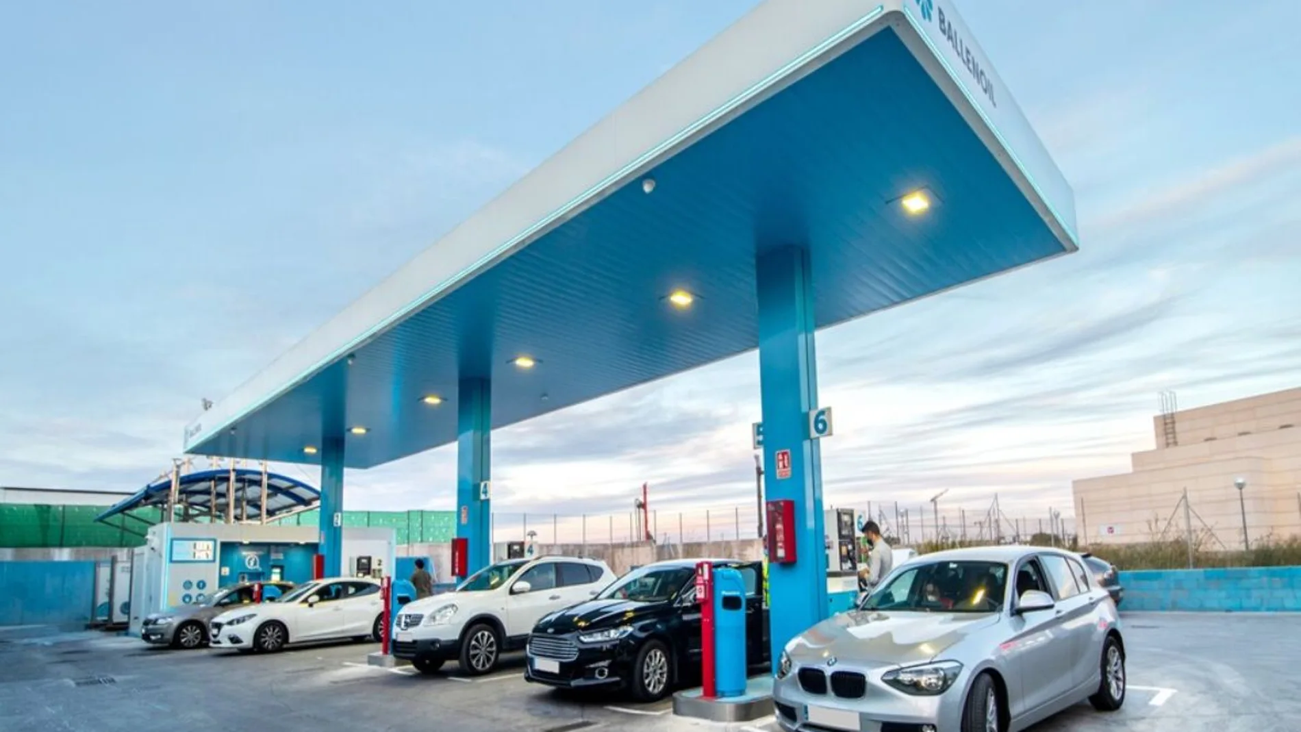 El combustible 'low cost' de Ballenoil estrena gasolinera en Almansa (Albacete) y completa el mapa de Castilla-La Mancha