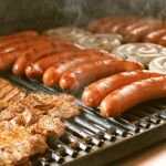 ¿Puedo hacer una barbacoa en mi terraza o jardín? Esto dice la ley