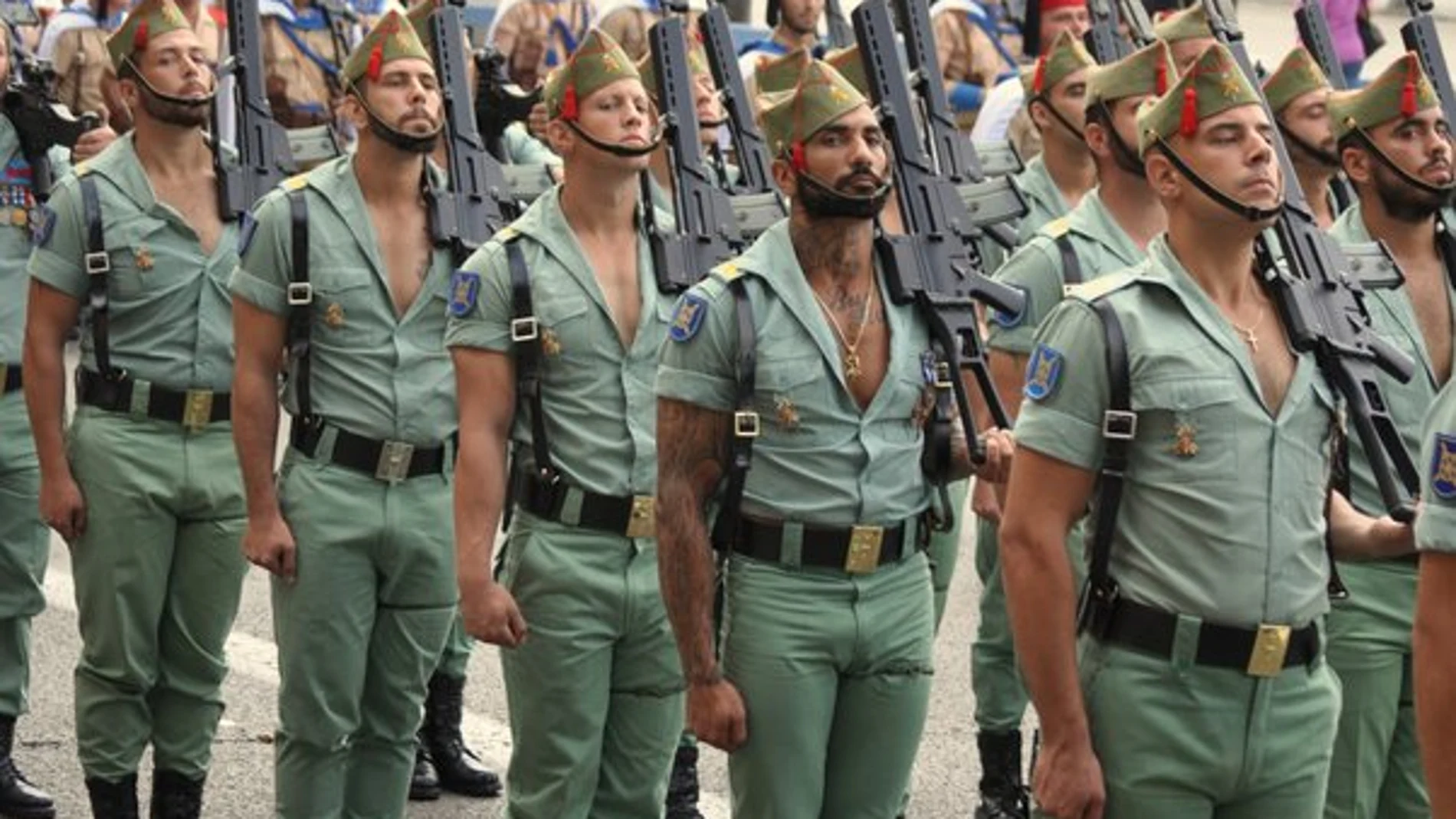¿Qué uniforme militar histórico fue el más inapropiado para el campo de batalla?