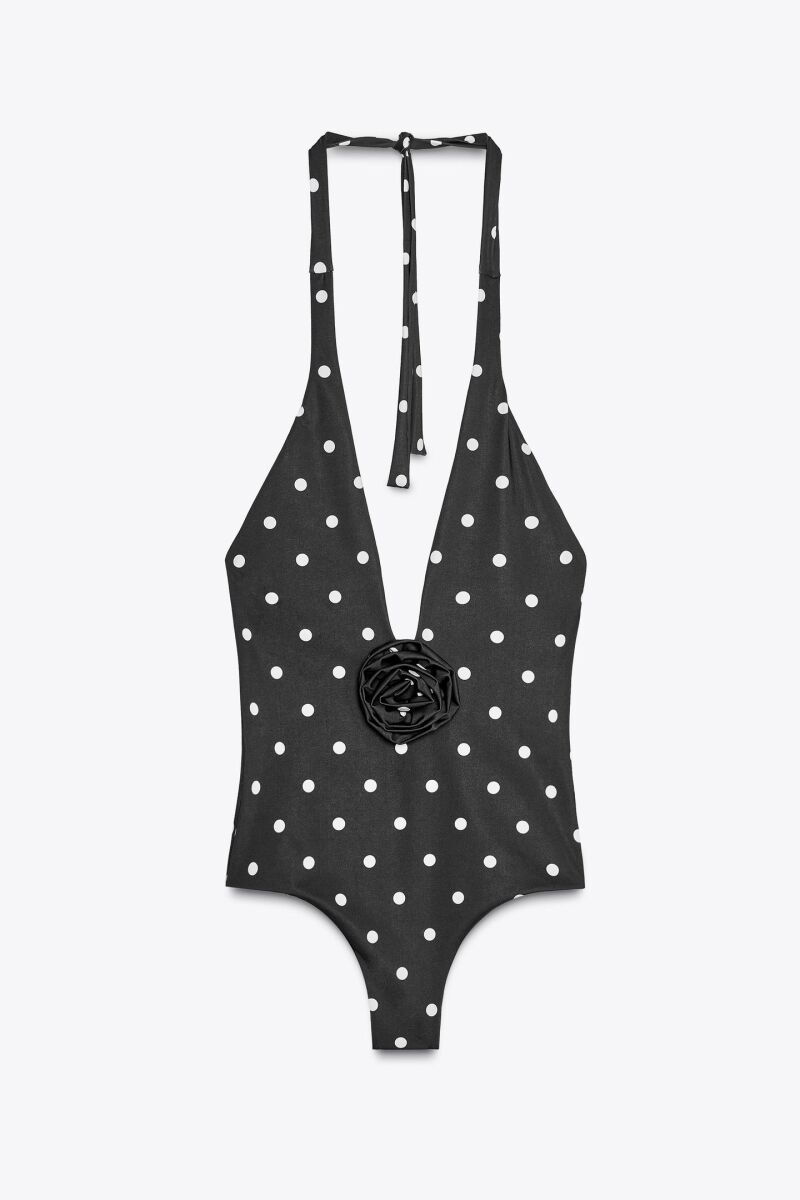 Bañador de estampado de lunares.