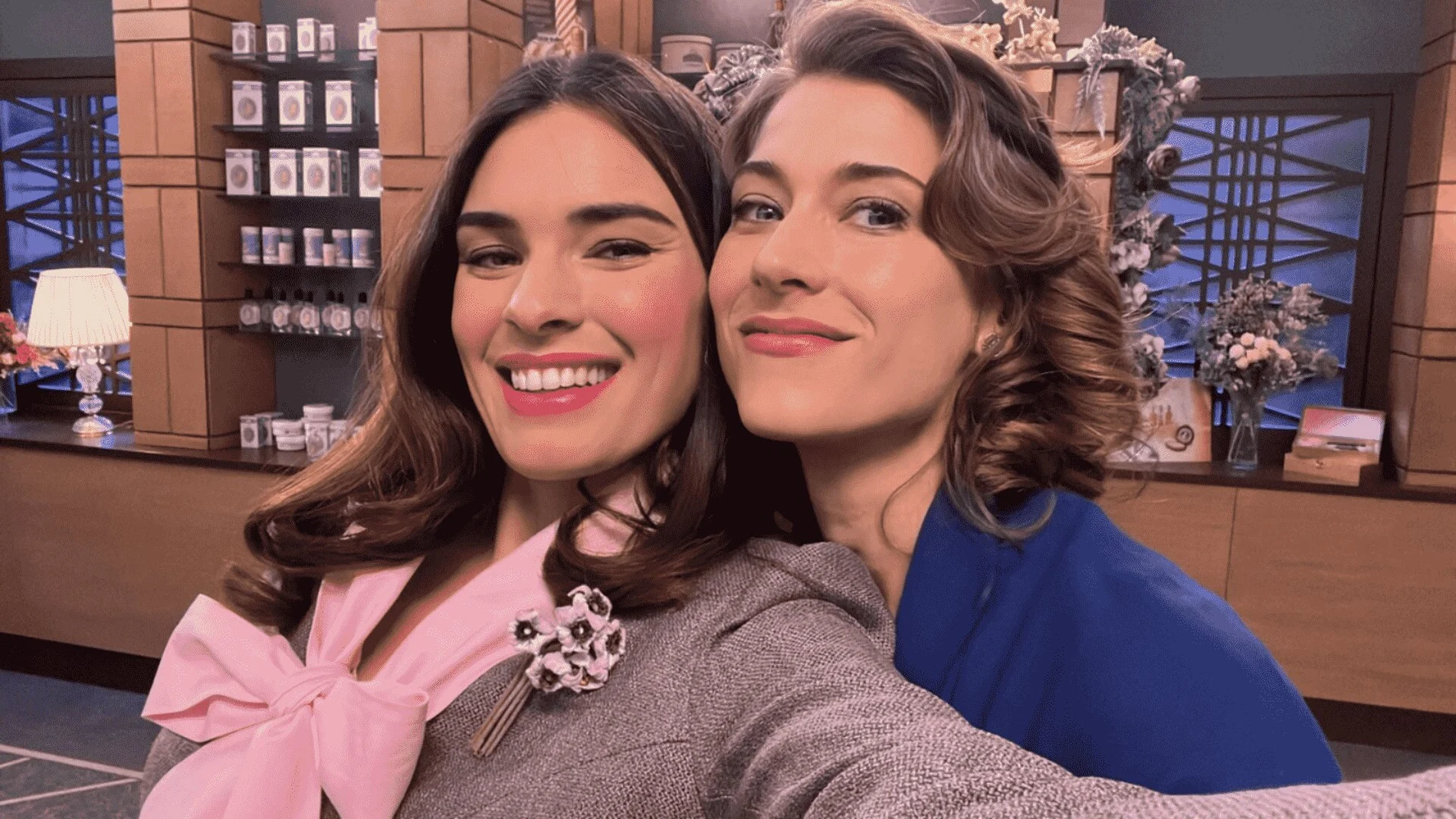Alba Brunet y Marta Belmonte en el rodaje de 'Sueños de libertad'