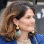 La exdirectora de Google España, Fuencisla Clemares, izquierda, a su salida del juzgado de primera instancia de Plaza de Castilla para declarar como testigo por el "caso Begoña Gómez" Europa Press