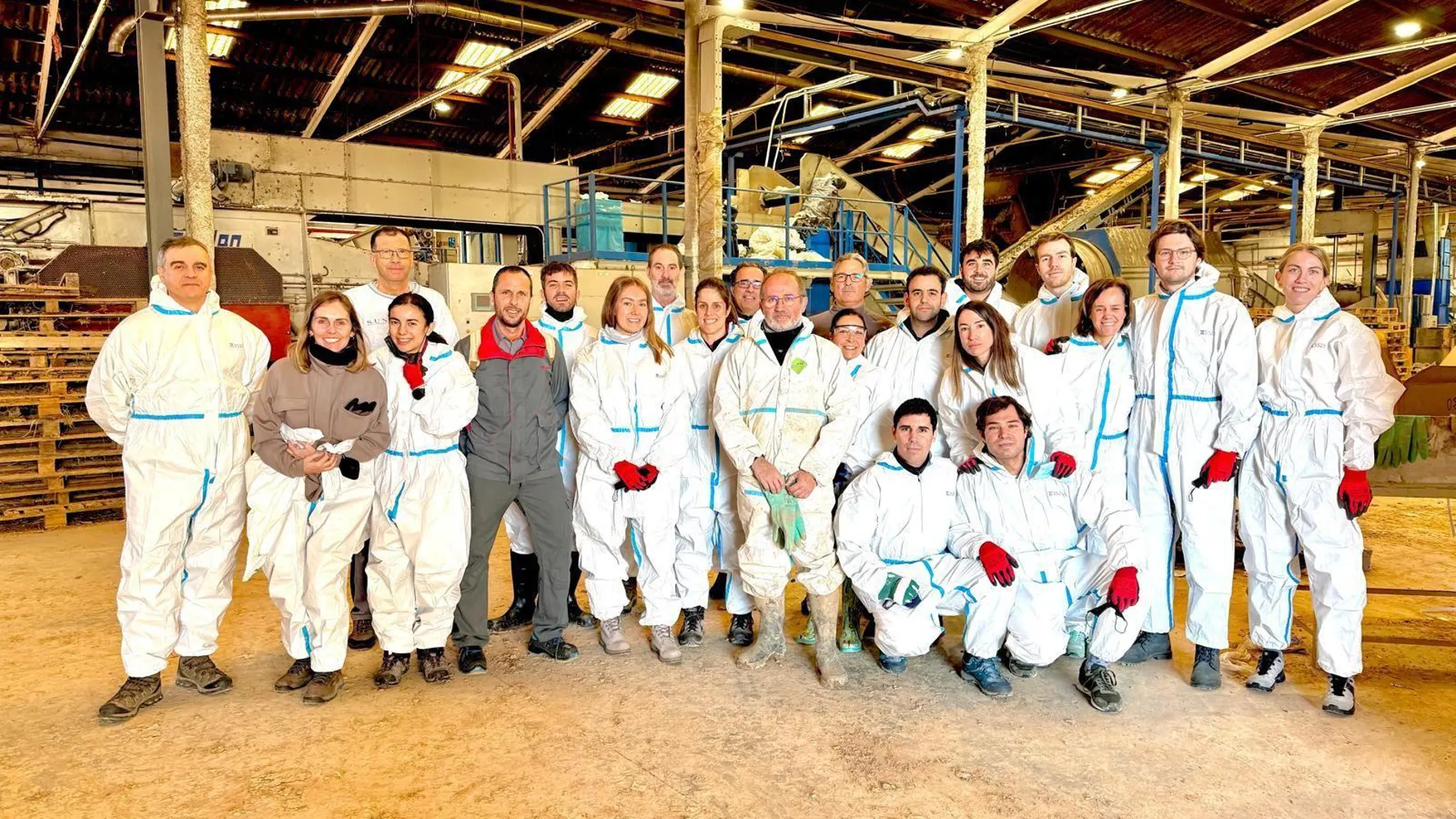 Voluntarios de Moeve participantes en el Plan de Ayuda para la Dana