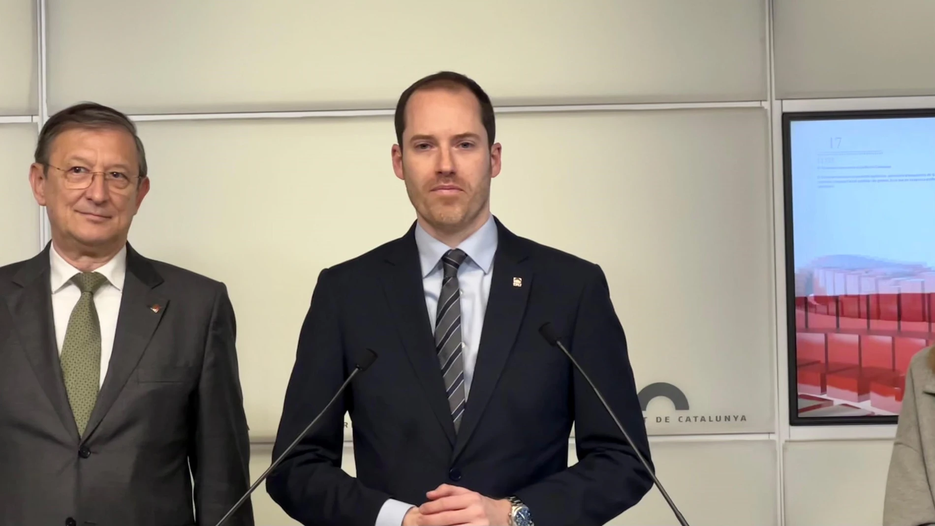 El portavoz del PP en el Parlament, Juan Fernández, en una rueda de prensa desde la Cámara EUROPA PRESS 03/04/2025