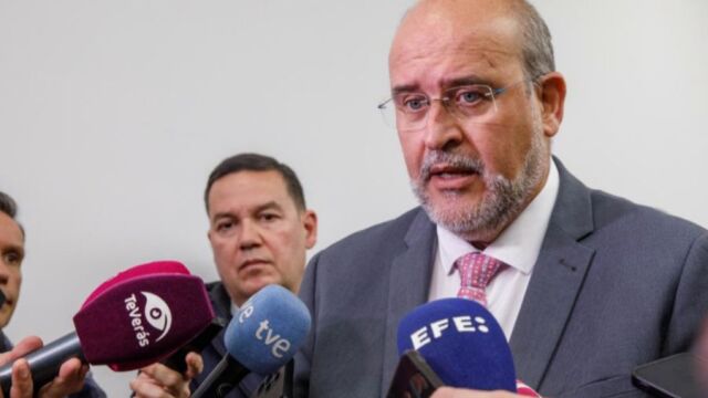 El vicepresidente primero, José Luis Martínez Guijarro