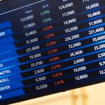 El Ibex 35 amenaza con una caída del 1,6% tras el castigo de Trump a la UE con aranceles del 20%