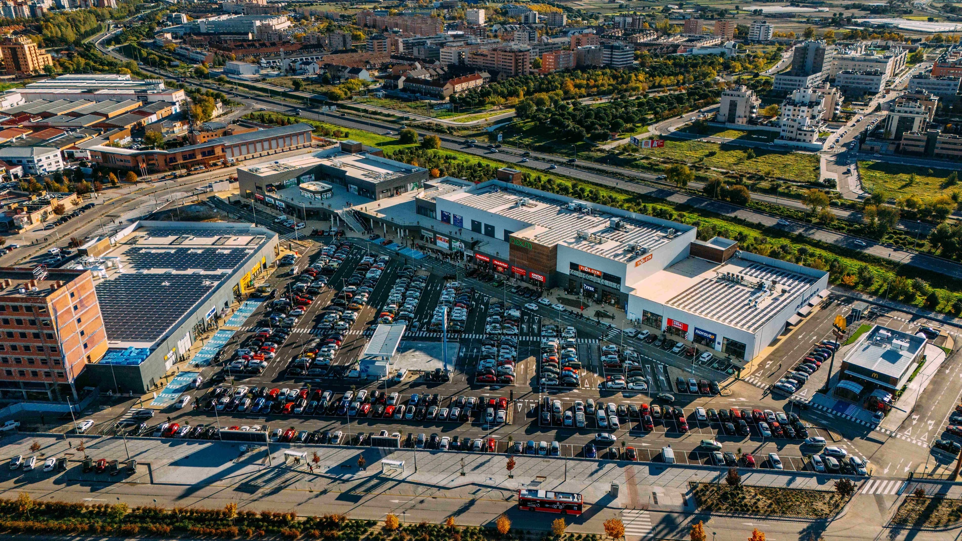 Economía/Finanzas.- Aberdeen e Irish Life compran un centro comercial en Fuenlabrada a EqulisREMITIDA / HANDOUT por SAVILLSFotografía remitida a medios de comunicación exclusivamente para ilustrar la noticia a la que hace referencia la imagen, y citando la procedencia de la imagen en la firma03/04/2025