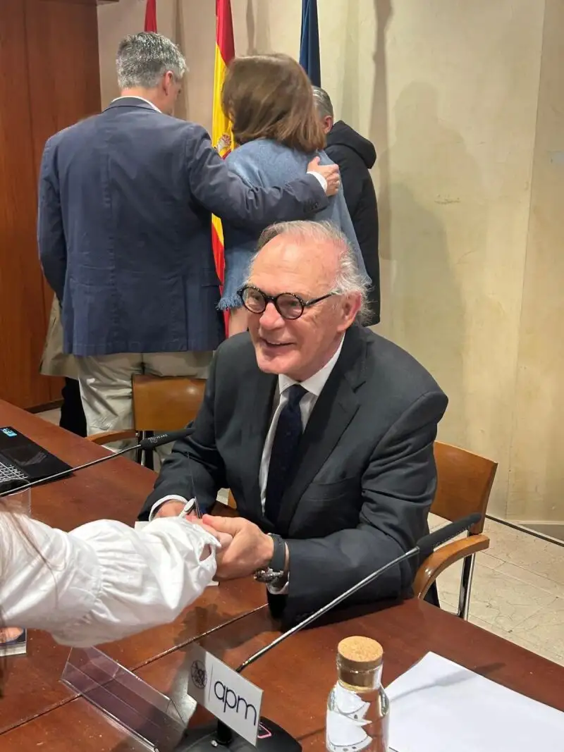 Pedro Piqueras publica su segundo libro, 'Cuando ya nada es urgente': &quot;Al periodismo lo veo sufriente&quot;