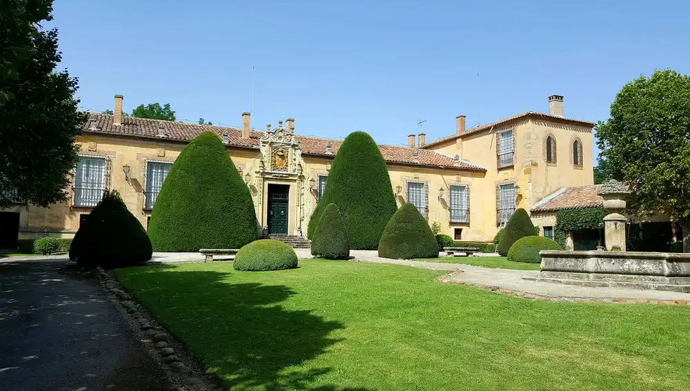 Exteriores del Palacio de Quintana Redonda