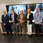 El consejero junto a Corchado y Mar Sancho, entre otros