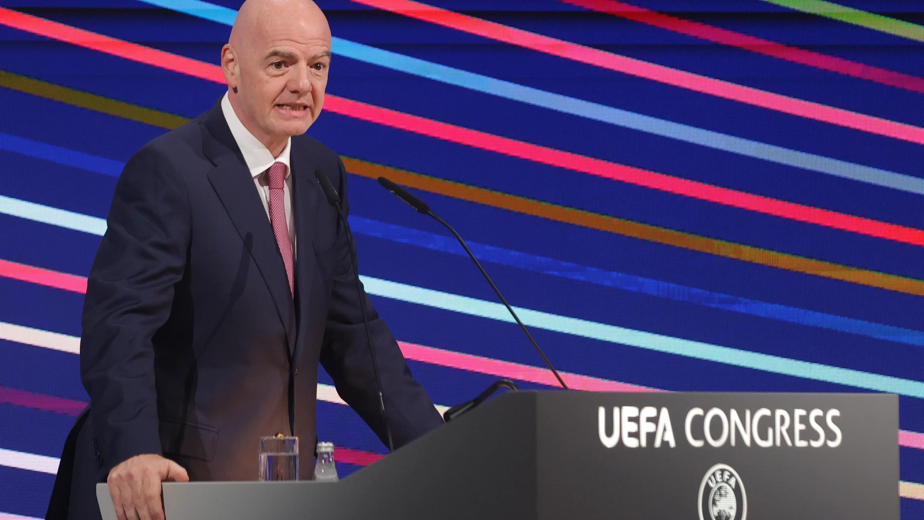 Belgrade (Serbia), 03/04/2025.- FIFA President Gianni Infantino delivers a speech during the 49th UEFA Ordinary Congress in Belgrade, Serbia, 03 April 2025. (Belgrado) EFE/EPA/ANDREJ CUKIC