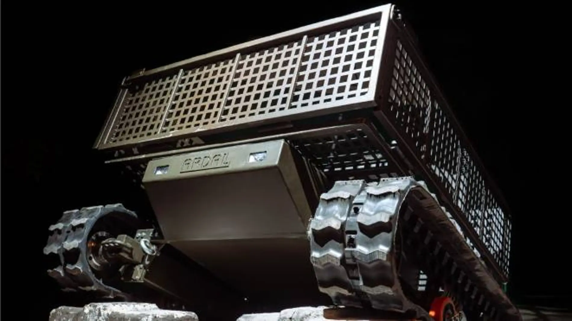 Así rescató el robot ARDAL 920 a 3 soldados de Ucrania atrapados tras las líneas rusas.
