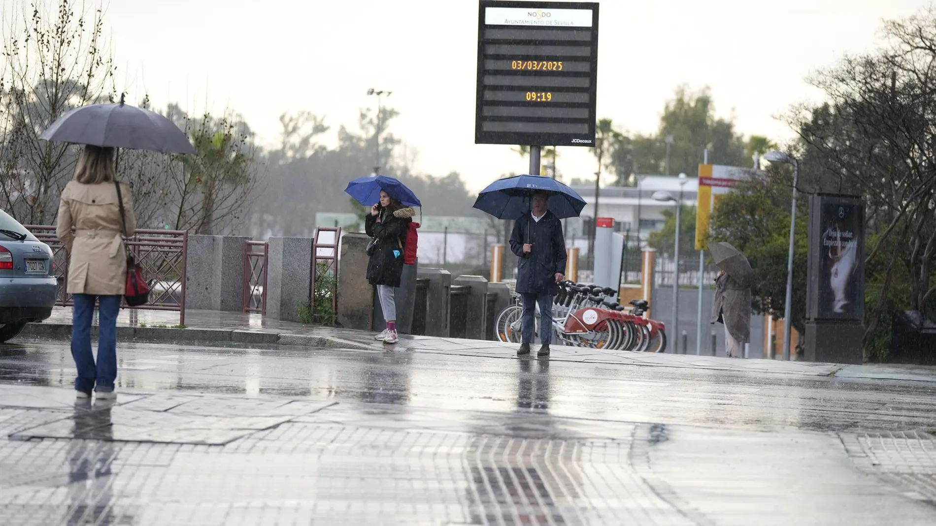 MURCIA.-La borrasca Nuria pondrá hoy en aviso a 18 provincias por lluvias, tormentas, viento y oleaje