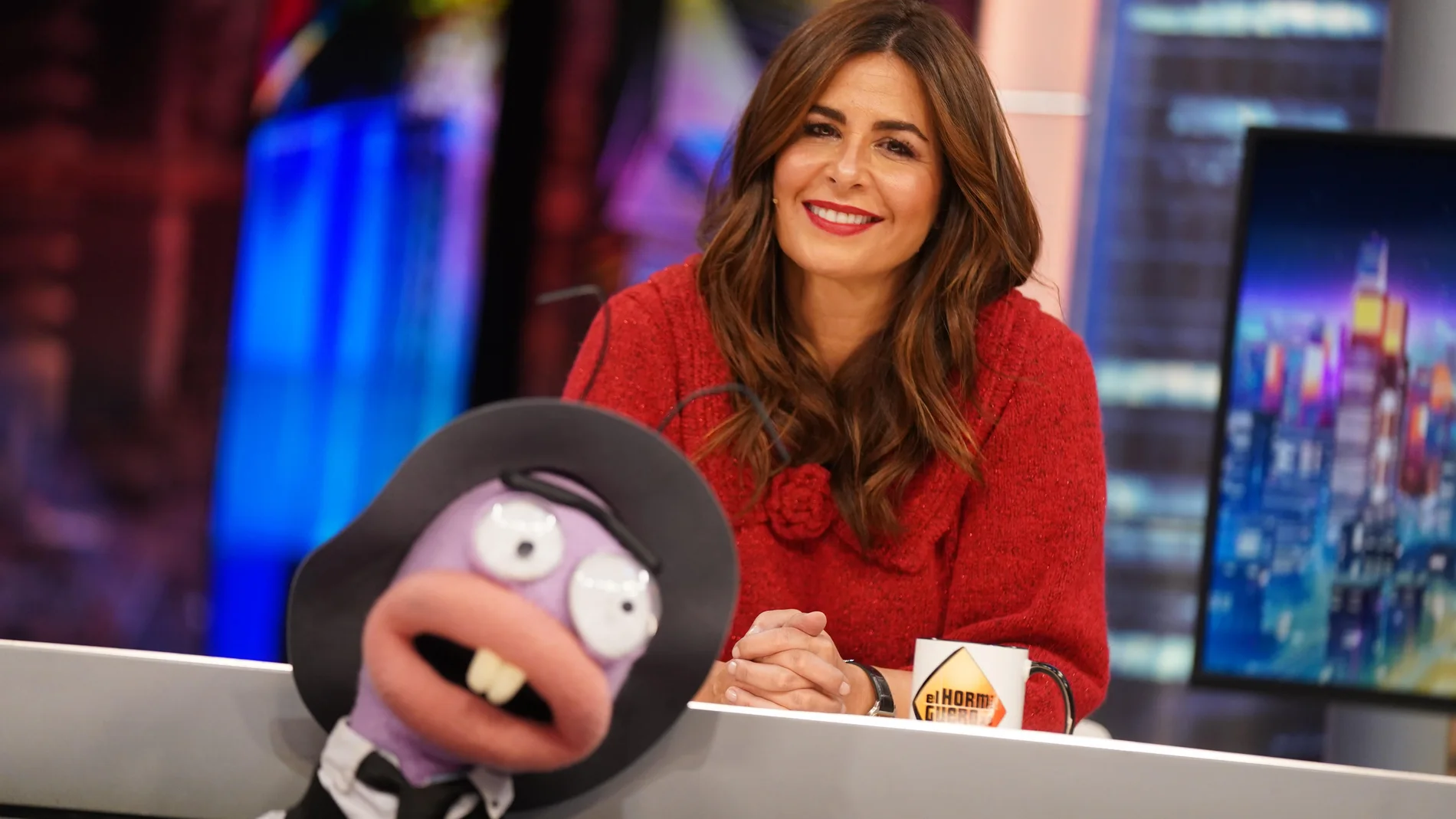 Nuria Roca con falda denim.