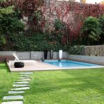 El secreto de los jardineros para salvar tus plantas: pon la cáscara de este alimento en abril