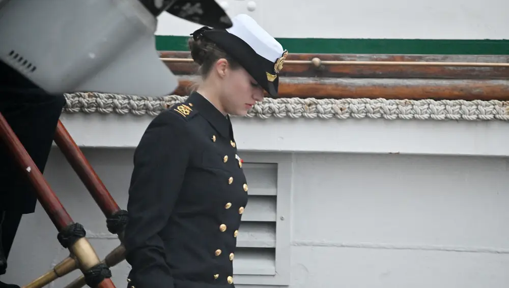 La Princesa Leonor reaparece tras sus fotografías en bikini con el moño trenzado perfecto que le vamos a copiar este fin de semana
