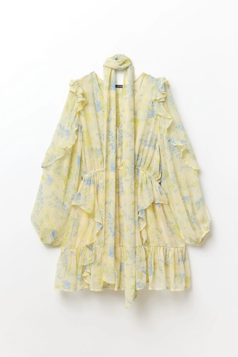 Vestido de estampado floral.