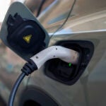 ¿Qué coches arden más: los eléctricos o los híbridos?