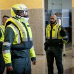 MADRID.-La Guardia Civil de Tráfico volverá a distribuir los chalecos airbags tras solucionar fallos de activación involuntaria