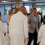 El conseller de Sanidad, Marciano Gómez, durante una visita a un centro hospitalario