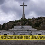 Revuelta despliega una pancarta en Cuelgamuros en protesta por su "resignificación"