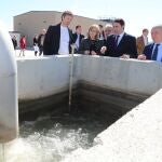 Suárez-Quiñones visita la nueva depuradora de Grijota en compañía del alcalde Jesús Ángel Tapia, 