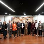Foto de familia de los participantes en la jornada de Alcampo sobre desperdicio alimentario