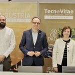  Javier Escribano, director general de Fundación TecnoVitae, Azucena Pérez, secretaria de TecnoVitae, y Álvaro Prieto, gestor de proyectos de la fundación, presentan los premios