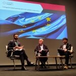 Reinaldo Batista, José Luis Lastra y Adolfo López, durante una de las mesas redondas de la jornada