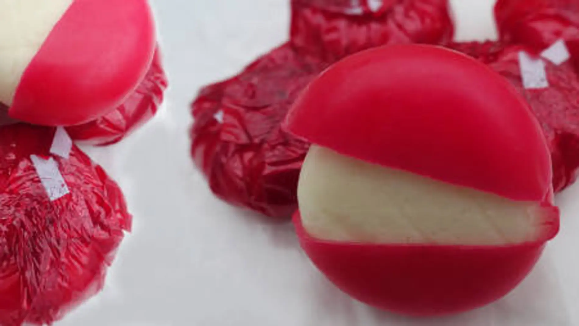 Los clientes se llevan una sorpresa al descubrir para que sirve el envoltorio rojo del queso Babybel