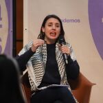 Irene Montero critica que Sánchez "saque de debajo de una piedra" 2.000 millones para Defensa y no para gasto social